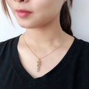 Hugging Couple Necklace - cafematernity