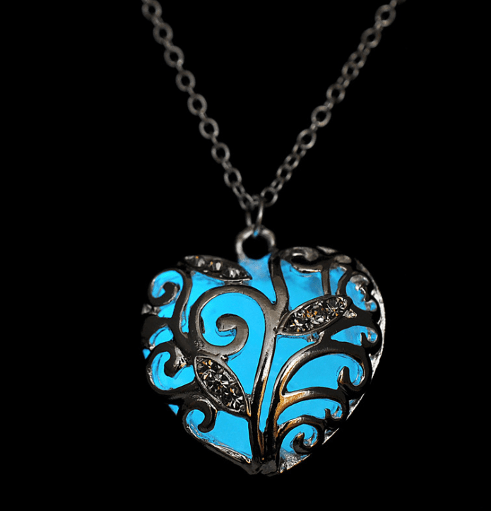 Glowing Heart Necklace - cafematernity