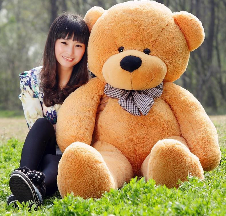 Giant Teddy Bear - cafematernity