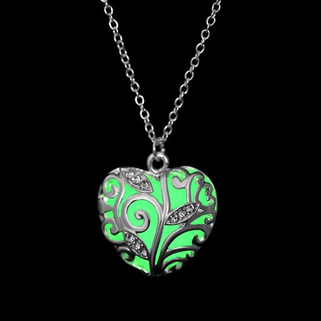 Glowing Heart Necklace - cafematernity