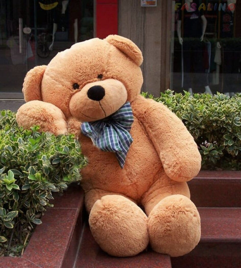 Giant Teddy Bear - cafematernity