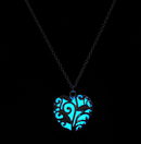 Glowing Heart Necklace - cafematernity