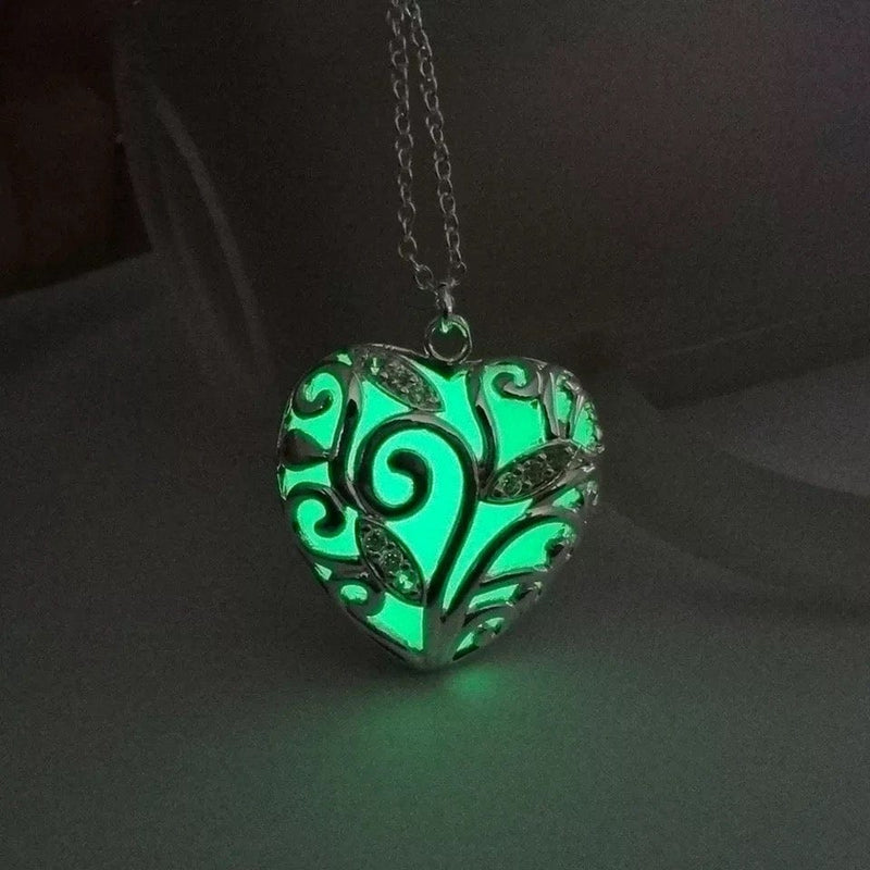 Glowing Heart Necklace - cafematernity