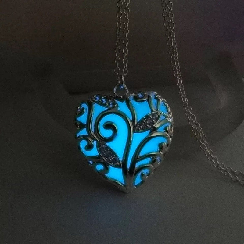 Glowing Heart Necklace - cafematernity